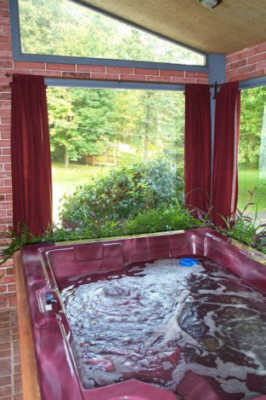 Nashville Indiana Hot Tub Rooms